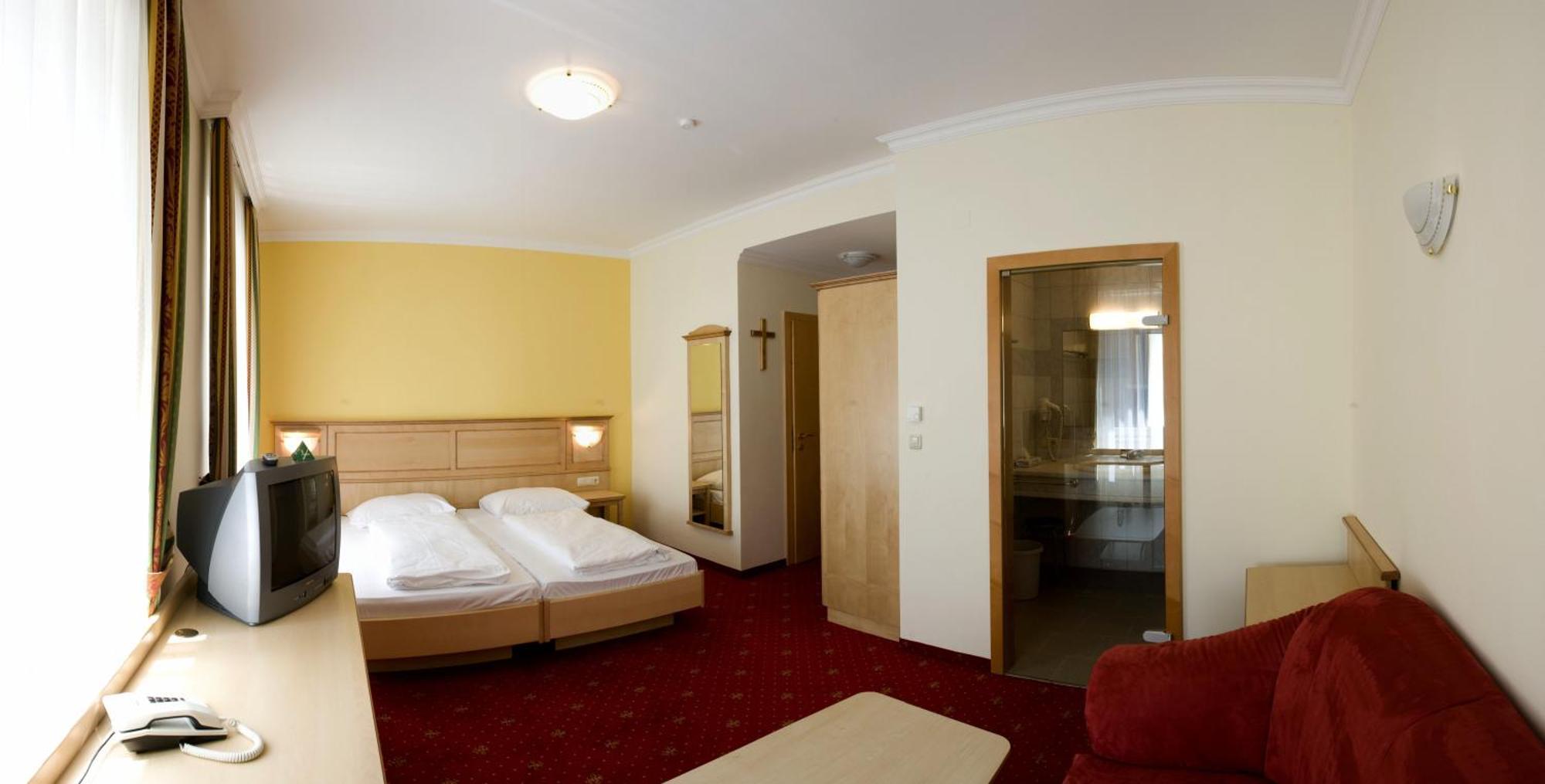 Hotel Aktivhotel Weisser Hirsch 4*
